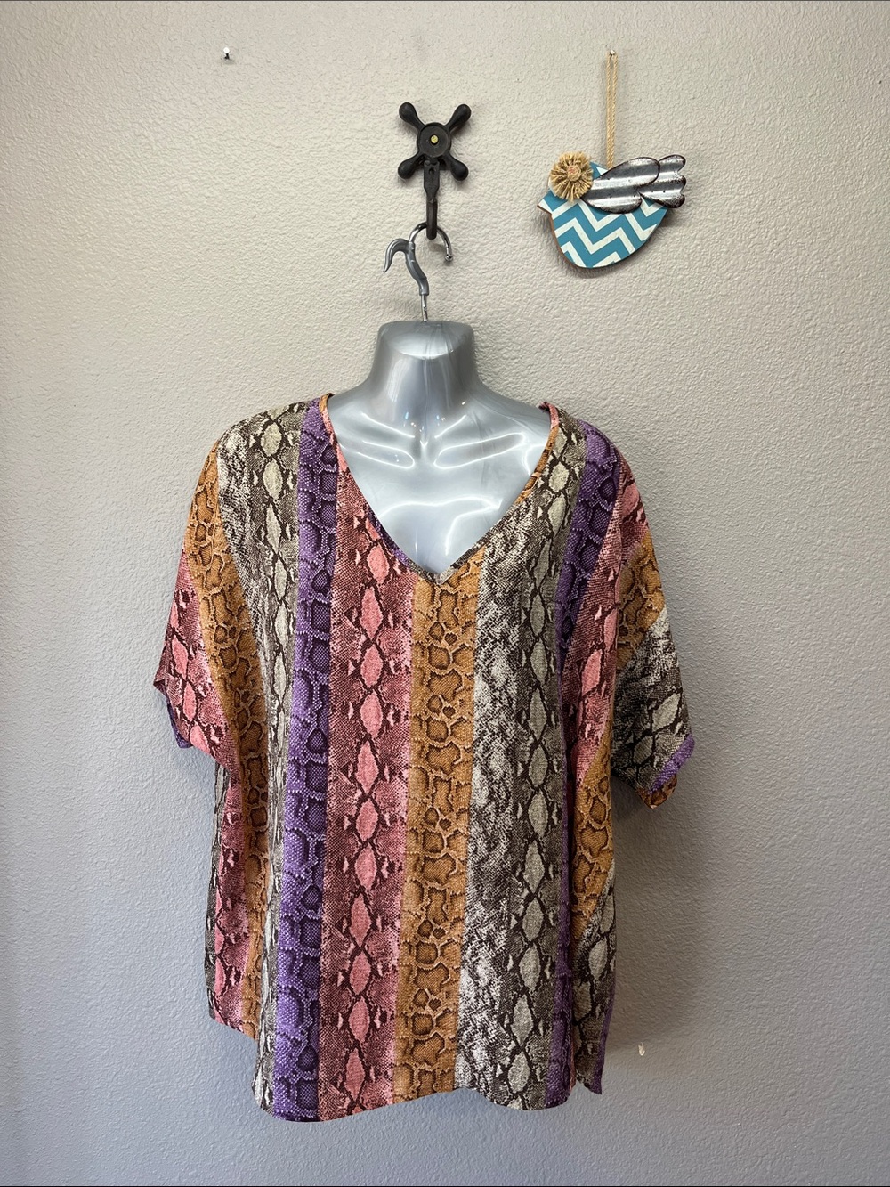 Entro pullover v neck blouse size Large